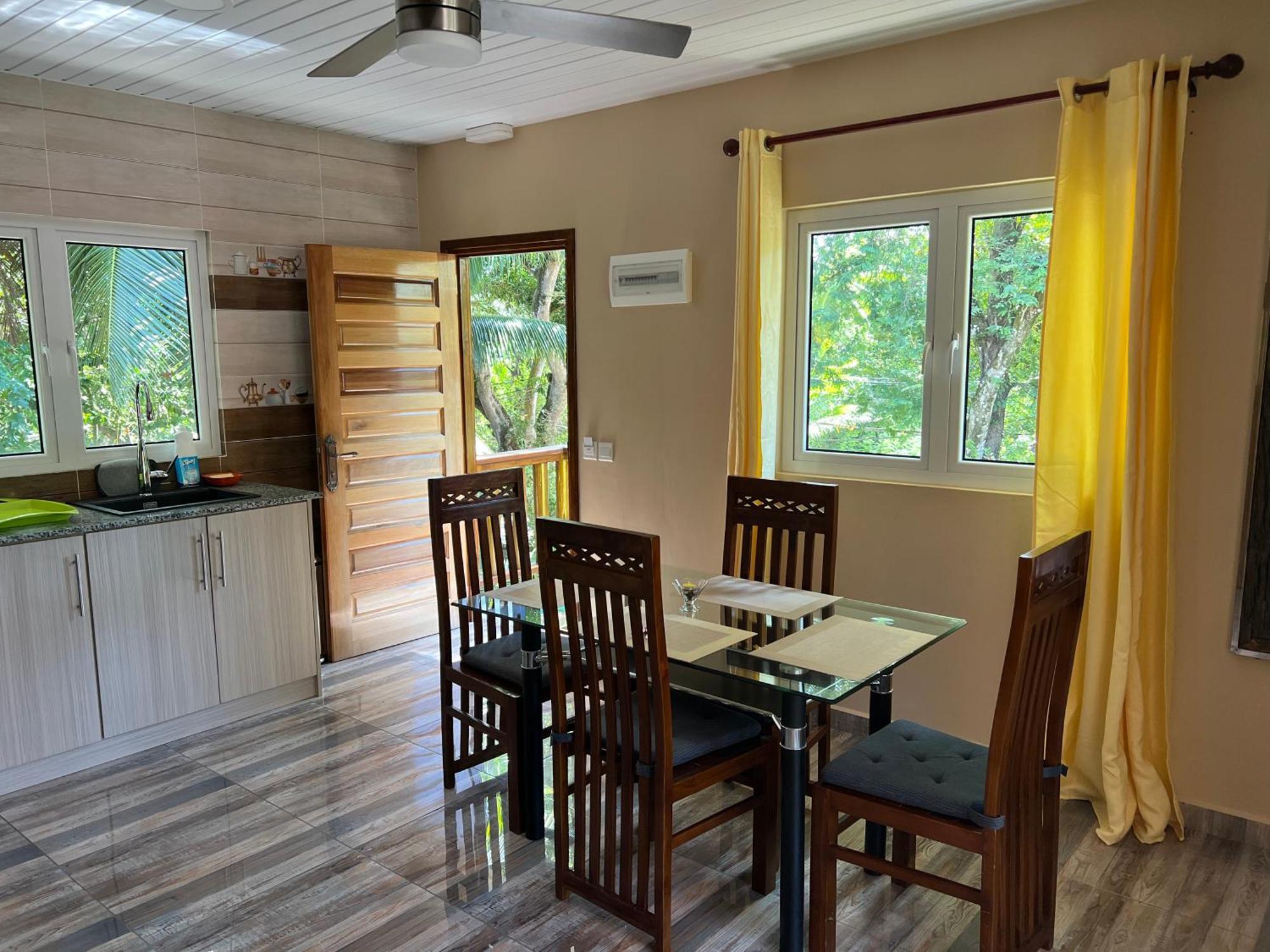 Chloe'S Cottage Self-Catering La Digue Luaran gambar