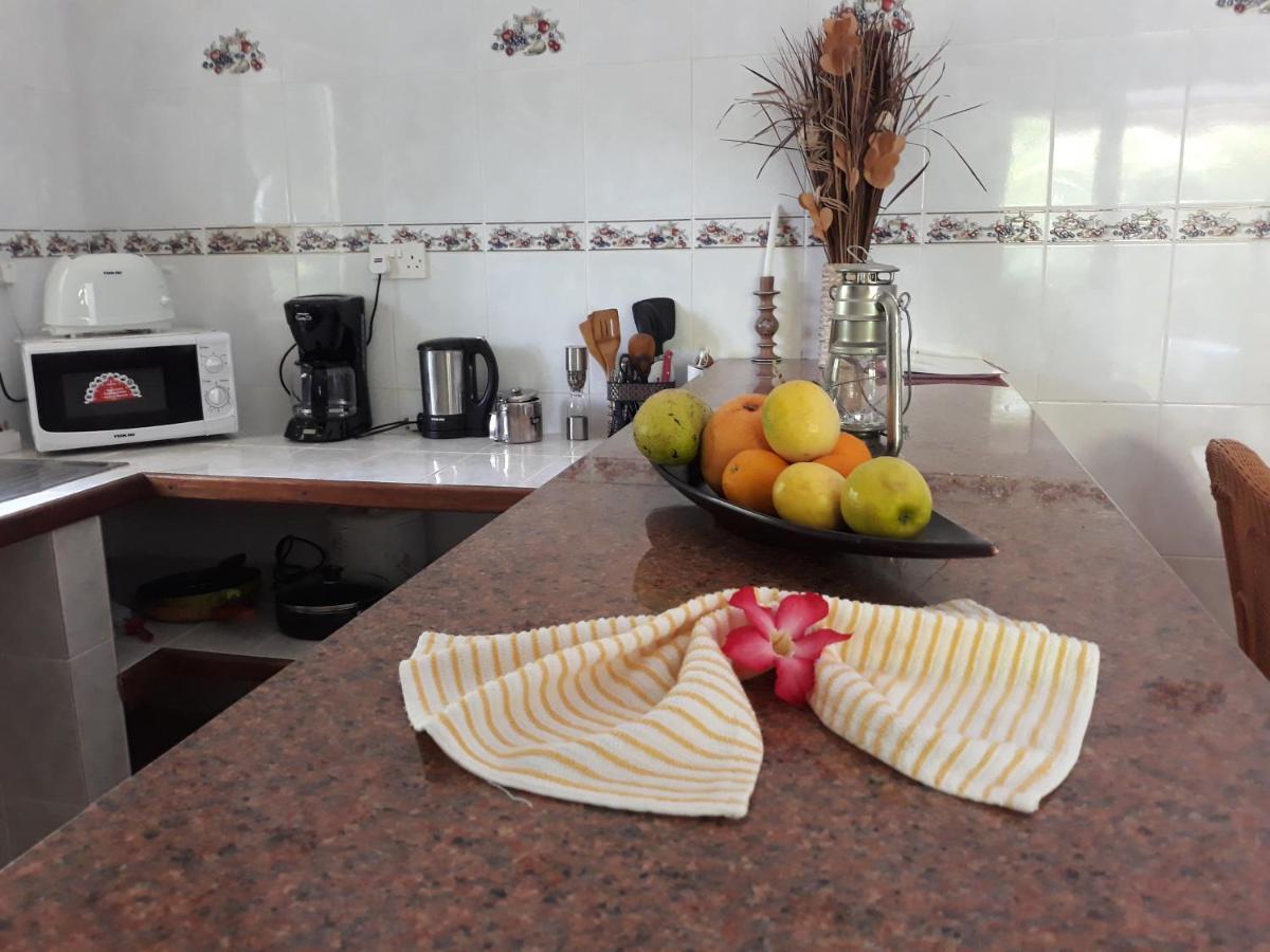 Chloe'S Cottage Self-Catering La Digue Bilik gambar